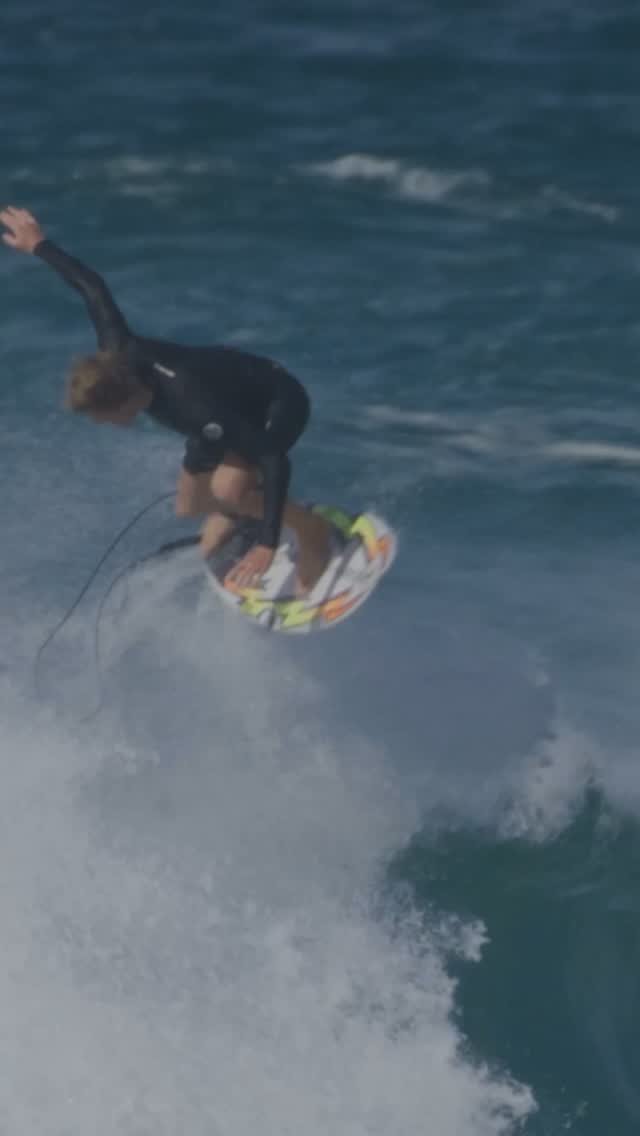 ripcurl_brasil 게시물 이미지: Esquerda ou direita? ⁠
⁠
@danehenry_ com a...