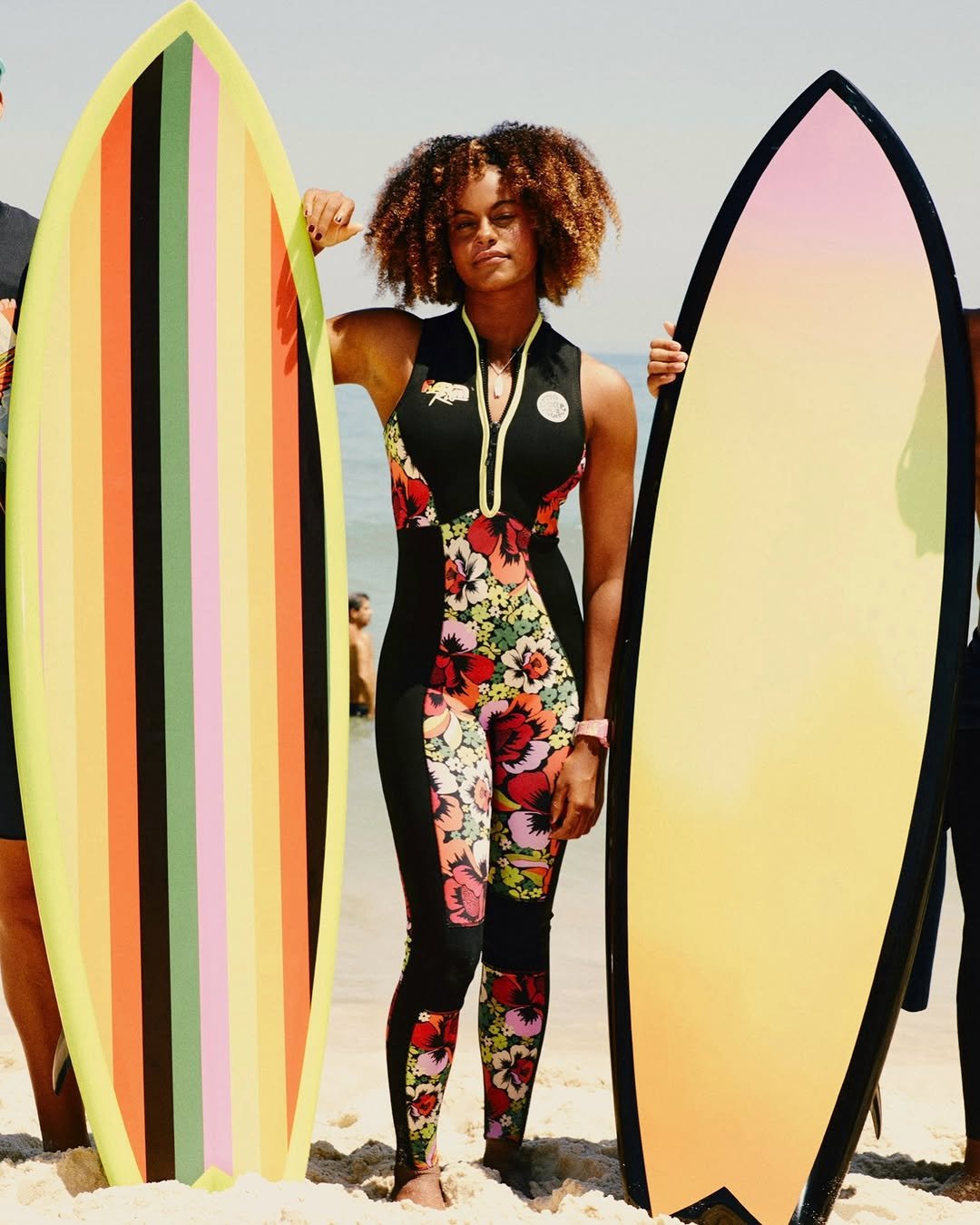 Photo by Rip Curl Brasil on January 04, 2026. May be an image of surfboard, activewear, skateboard, wetsuit, sportswear and text.