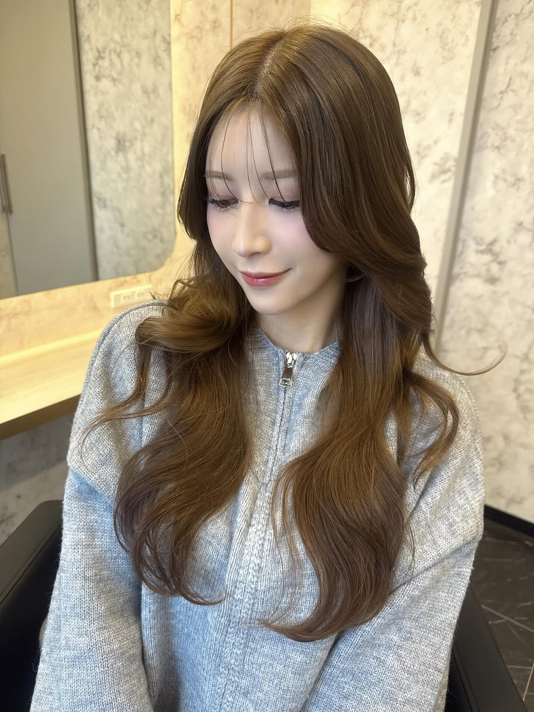 Photo shared by 七ツ森りり on February 02, 2026 tagging @lapis_satsuki. May be an image of one or more people, braids, blonde hair, mannequin and text.