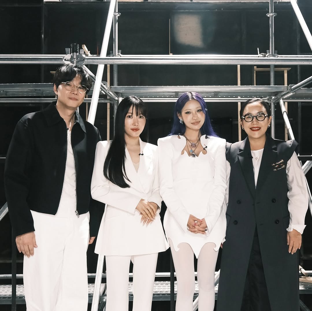 Photo shared by " 메이크업아티스트 이사배 " on November 07, 2025 tagging @jinsujason, @jungsaemmool11, @risabae_art, @ok_ouioui, @coupangplay, and @studio__slam. May be an image of one or more people, bangs, makeup, top, blazer and text.