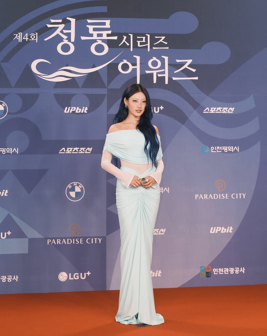 Photo shared by " 메이크업아티스트 이사배 " on July 18, 2025 tagging @moung_eunha, @j_aerr, @ssssssssssul, @kimhyemi.ii.iii, @breathnailz, @shinayounggg, @sallysohnjewelry_official, and @odd_9mmj. May be an image of 1 person, dress and text that says '제4회 청룡시리 시리즈 C어워즈 a 어워즈 iU+ 평역시 스포츠조선 스포츠조선 it 인천광역시 M 역시 u+ PARADISE CITY PARADISE CITY 조선 UPbit 광공사 LGU+ bit 인천관광공사'.