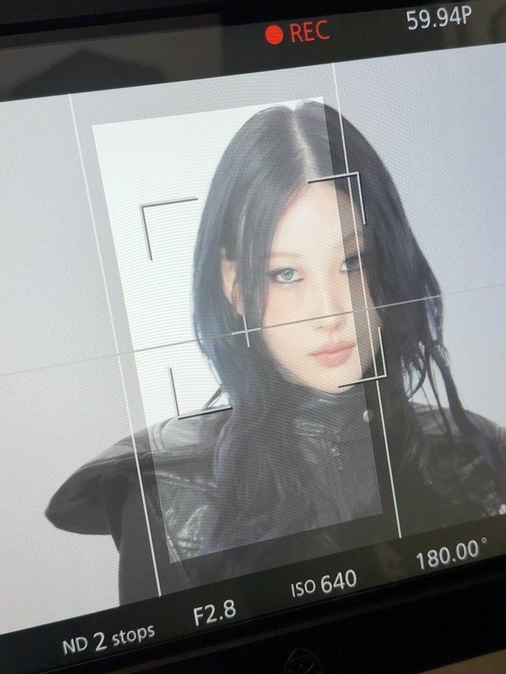 risabae_art 게시물 이미지: @singlesmagazine 비하인드🩶
K-BEAUTY 특집 <싱글즈>...