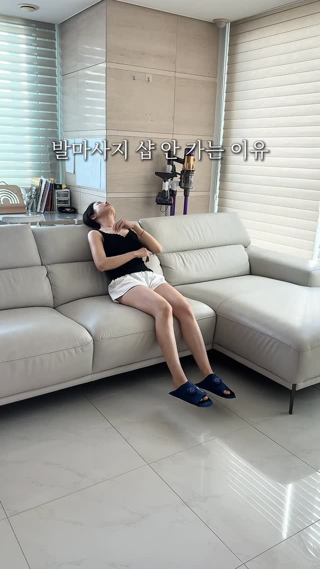 ritta__home 게시물 이미지: 🦵🏻하루종일 서서 일했더니 하지정맥,부종으로 망가진 내 다리.

제작년 하지정맥...