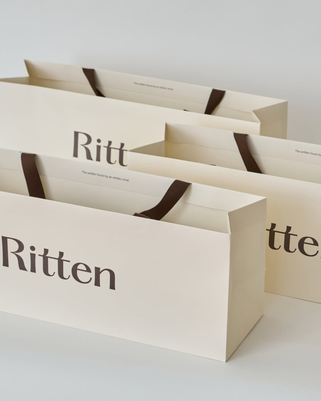 ritten_hours 게시물 이미지: 정성껏 고른 선물을 건네는 순간을 생각했습니다.

도어매트와 매트 제품을 담기 위해...