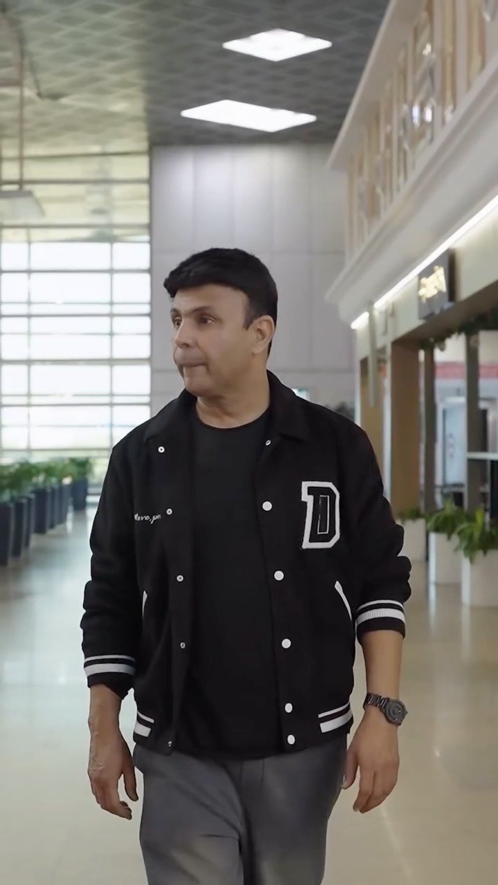 rjnaved 게시물 이미지: Arrived early? Take it in.
Running late? Relax...