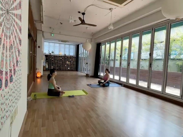 rk___yoga 게시물 이미지: 월요일 저녁 | 오전 수련 😊🙏🏾🤍
꾸준한 요가로 몸과 마음의 평화 이어가길...
