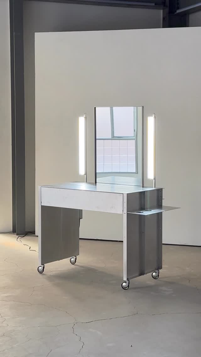 rkrn.kr 게시물 이미지: Light. Mirror. Added.