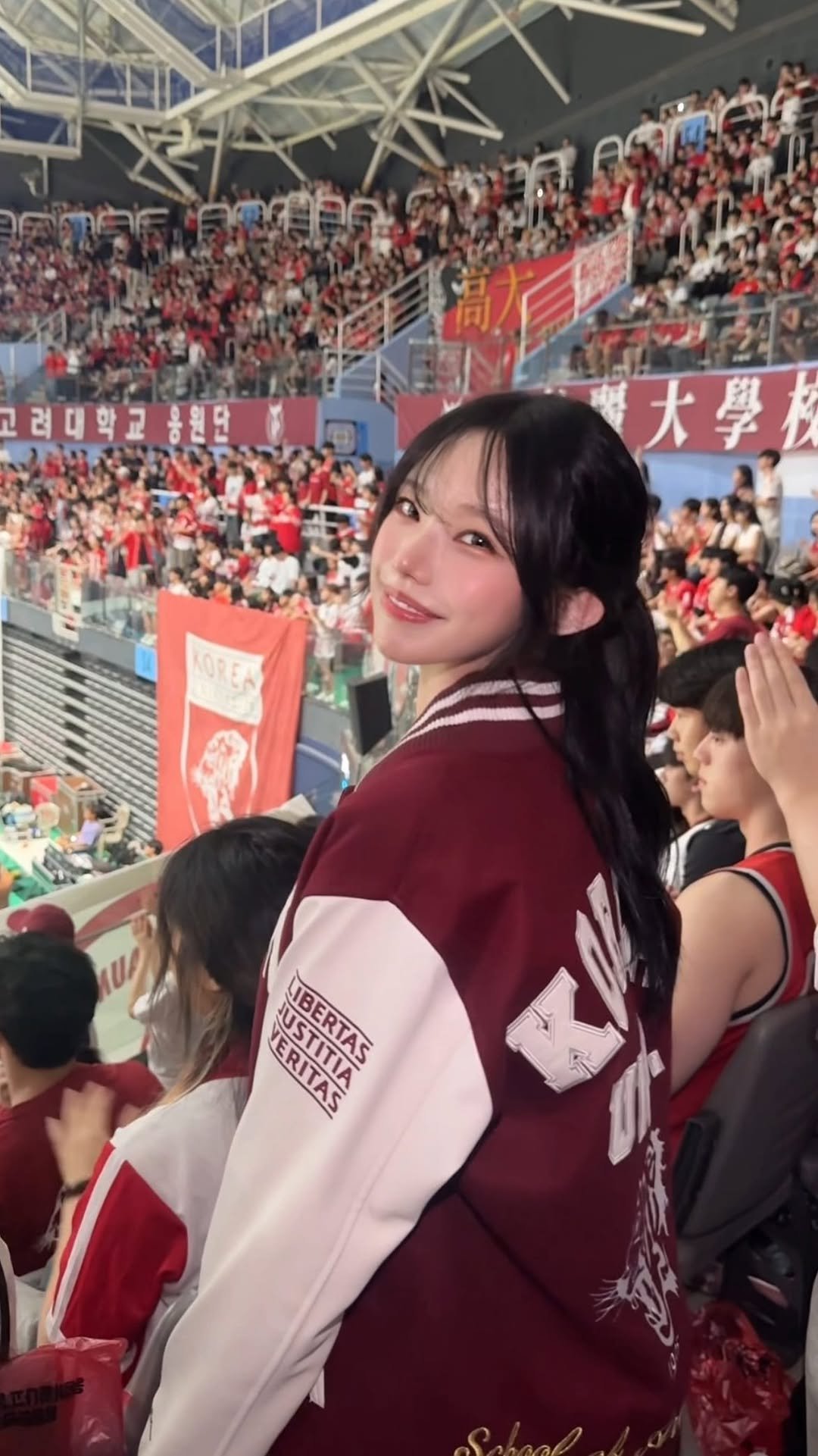 rloxrna 게시물 이미지: 생애 첫 고연전🤍(구라임)
.
.
.
#고연전 #고전 #축제 #대학축제 #브이로그...