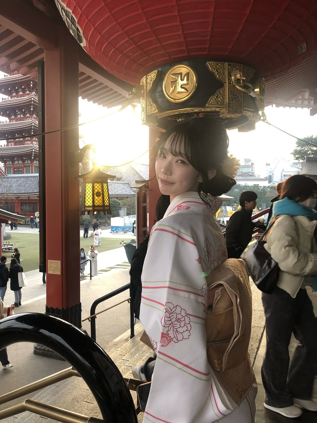 Photo by 은방울 on March 25, 2026. May be an image of costume, parasol, Fushimi Inari Taisha, Tokyo Tower and text.