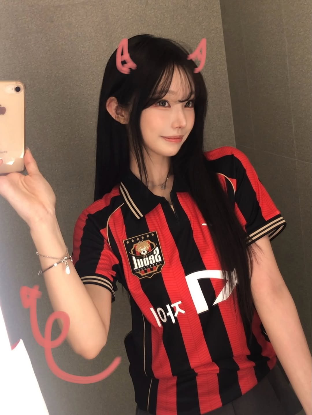 rloxrna 게시물 이미지: FC서울 썸머 유니폼 짱 이뿌다..♥ 

@fcseoul 

토이스토리, 포켓몬...