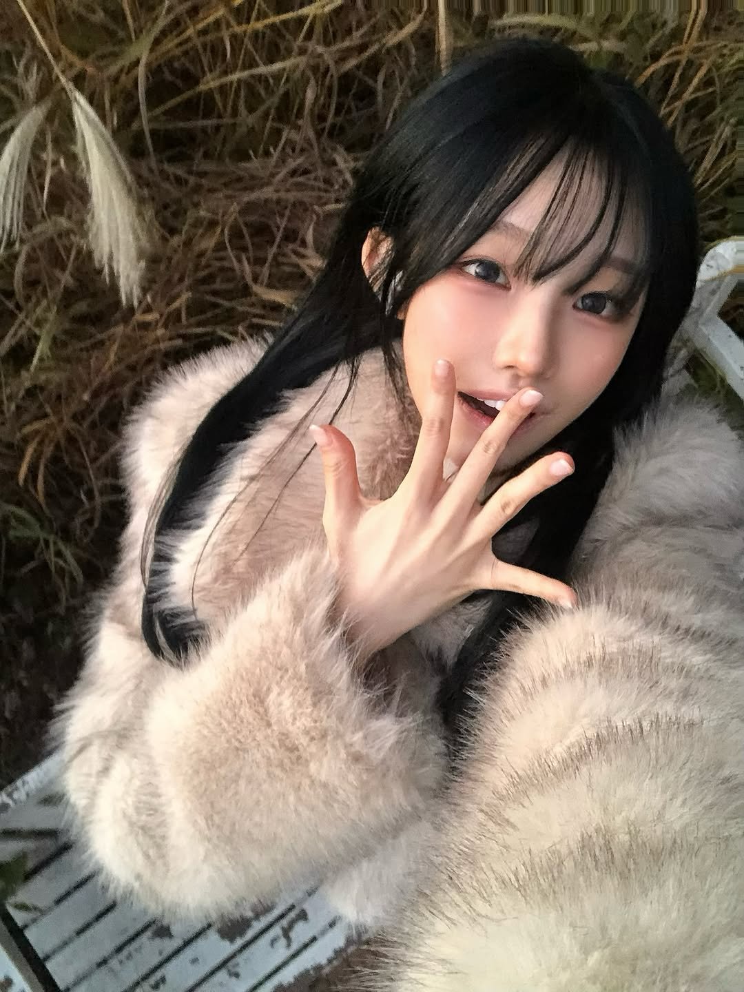 Photo shared by 은방울 on November 17, 2025 tagging @oafish_official.