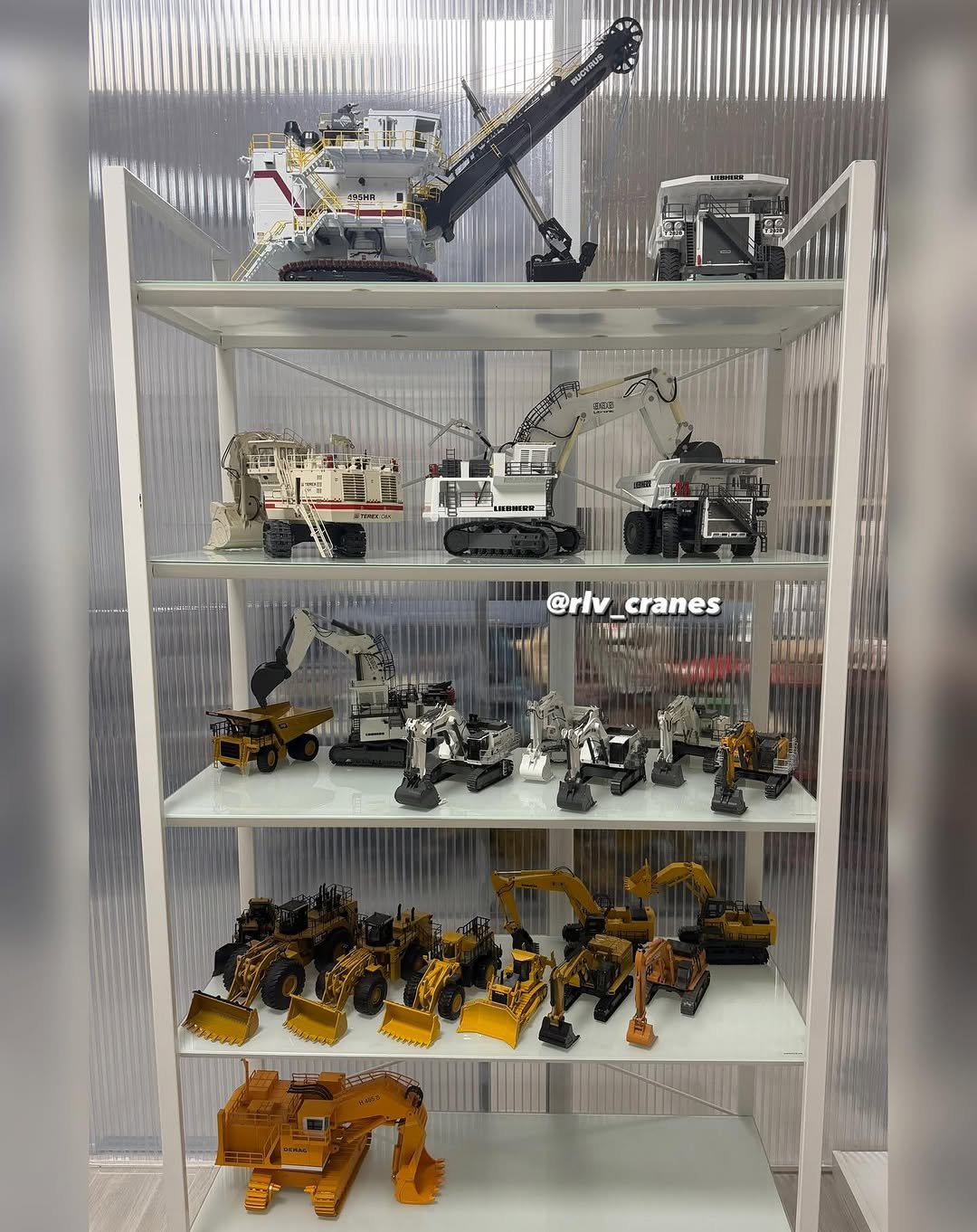 rlv_cranes 게시물 이미지: Full Mining Collection.

As some of you have...