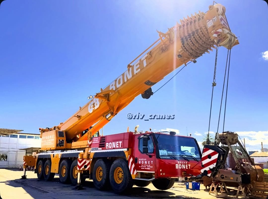 rlv_cranes 게시물 이미지: Liebherr LTM 1300-6.3

Grúas...
