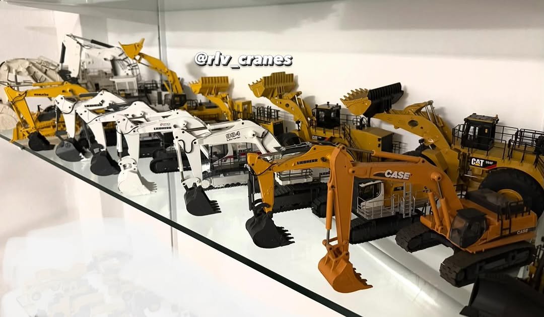 rlv_cranes 게시물 이미지: Mid size Minning Collection 
Here you can see...