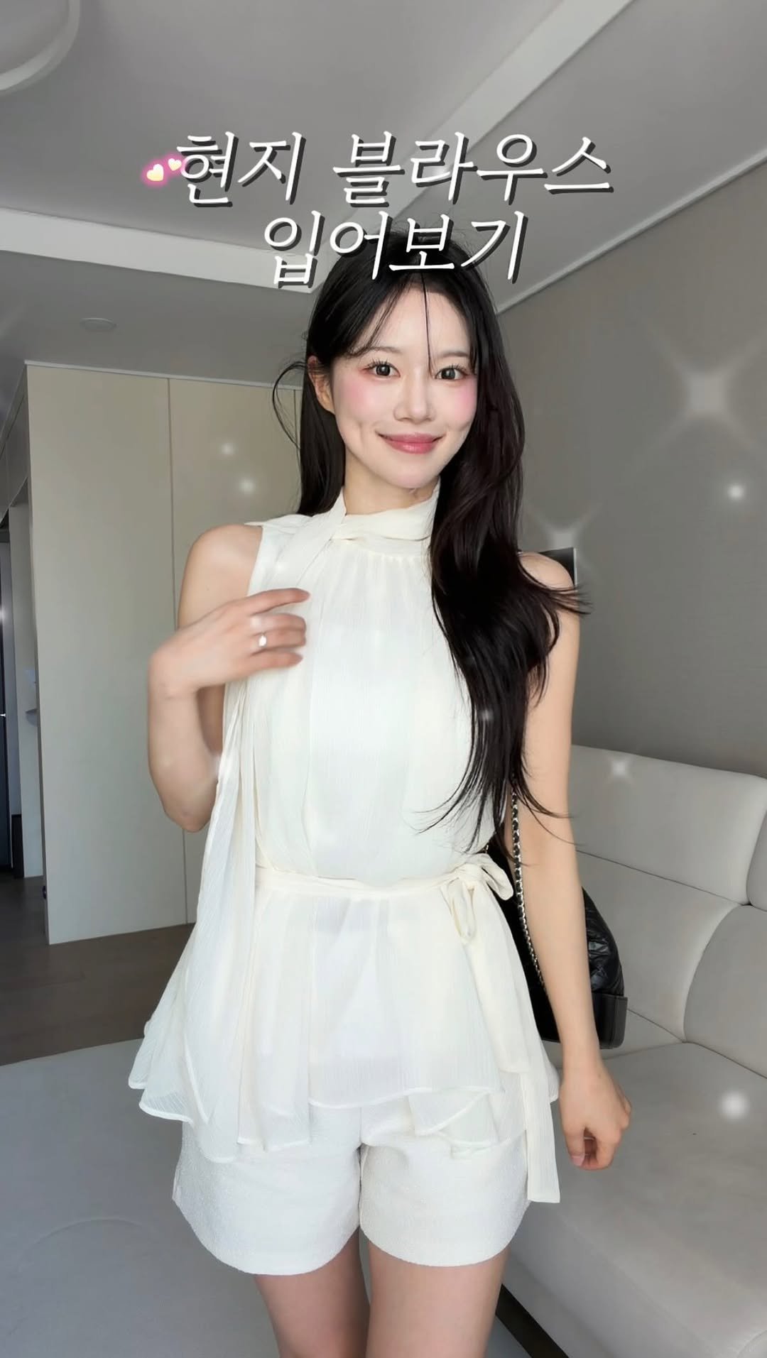 ro.junghwa 게시물 이미지: 나도 입어봐따!! 현지블라우스 😝🤍
생각보다 진짜 너무 예뻐서 놀랐어유.. 
다들...