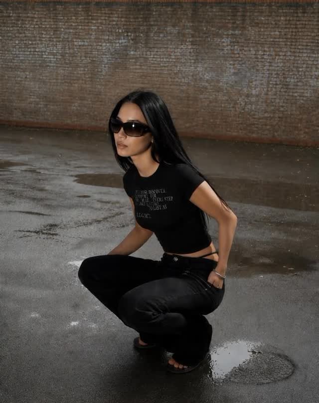 rockcake_ 게시물 이미지: Legacy Crop Top - Black,Raven Zipper Bootcut...