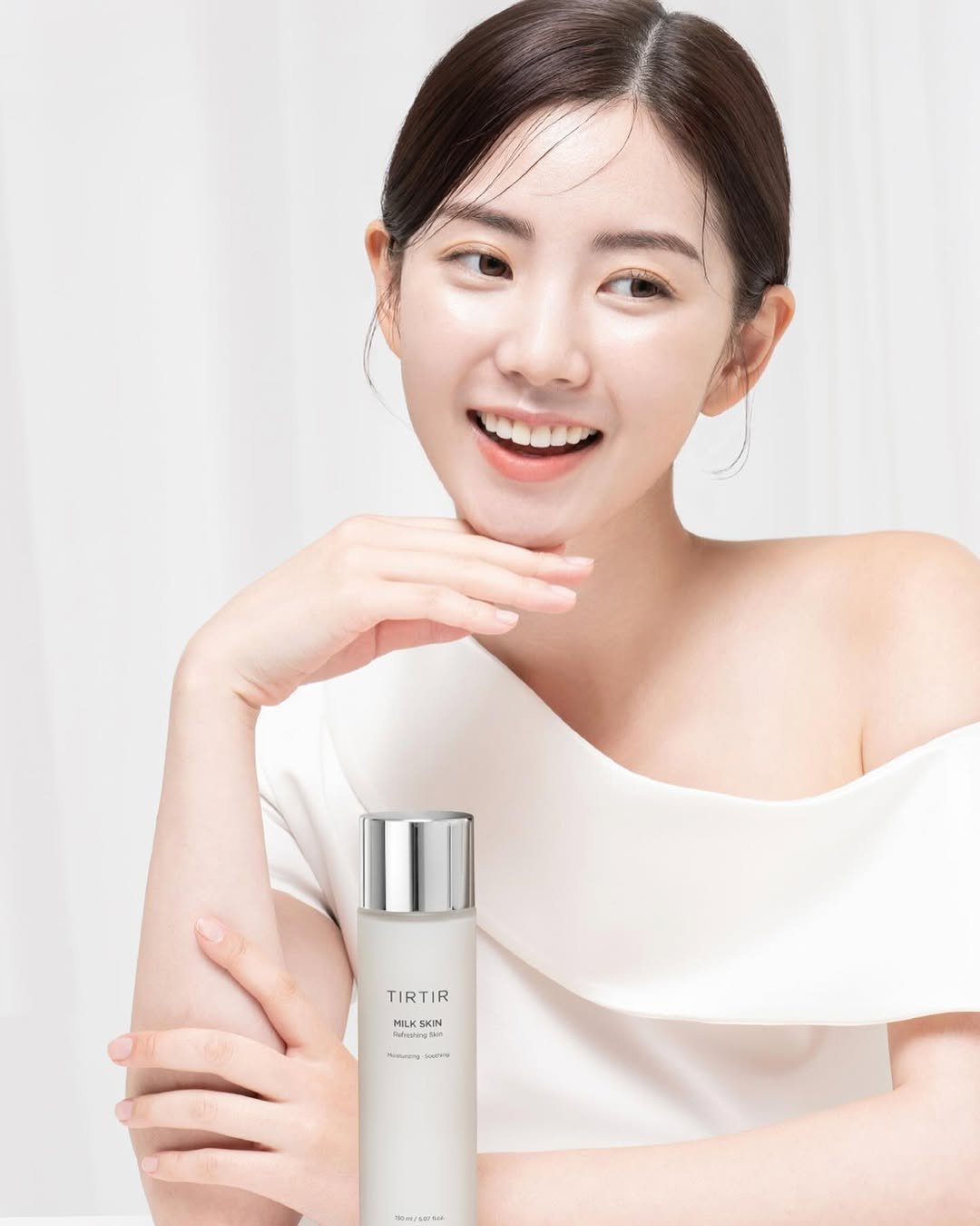 Photo shared by 락채은 (Freelance Model) on April 09, 2024 tagging @tirtir_official, and @makeup_jhj.