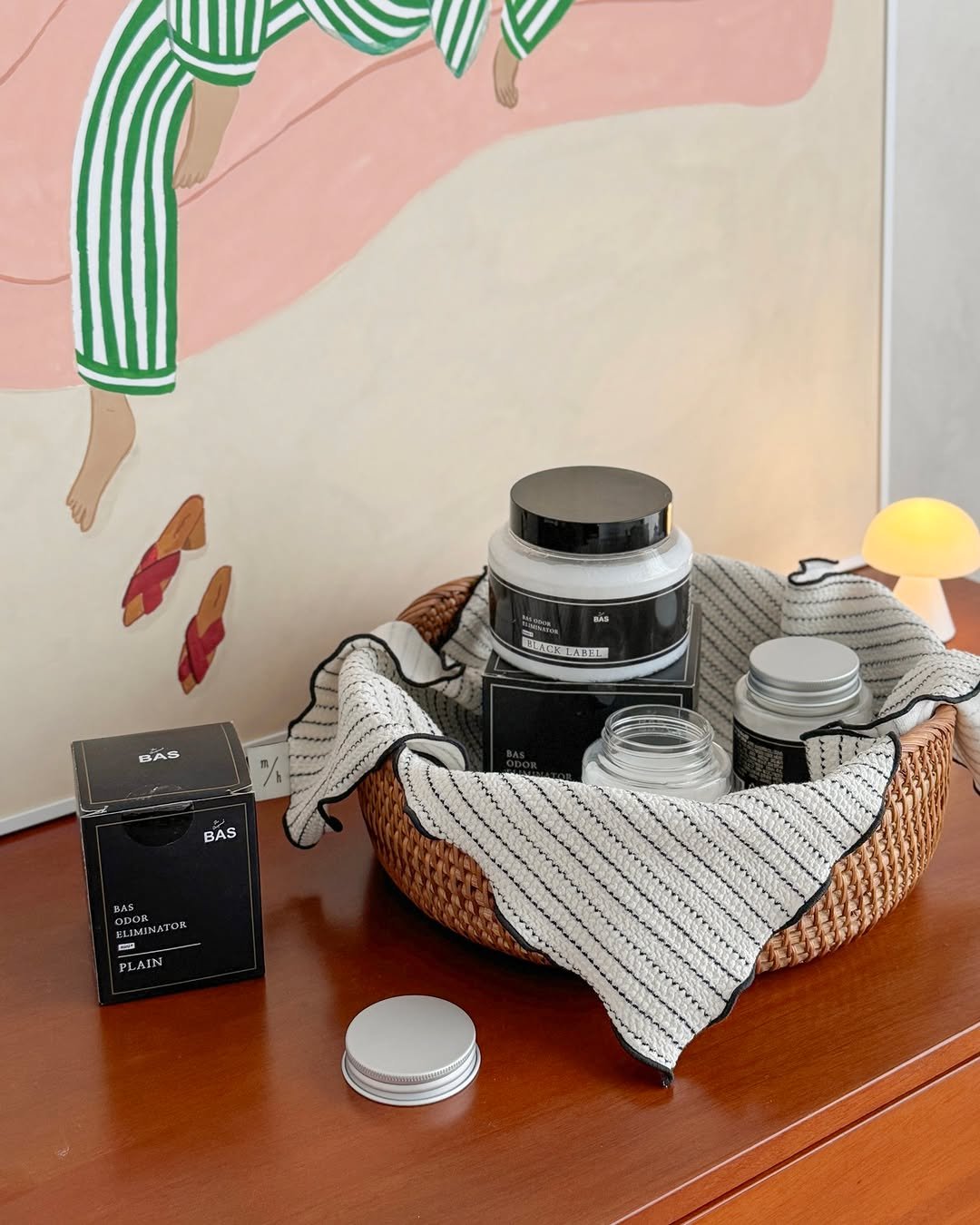 Photo by 로코하우스 ROCO HOUSE on August 14, 2025. May be an image of hand cream, canister, kitchenware, spice rack, desk and text.