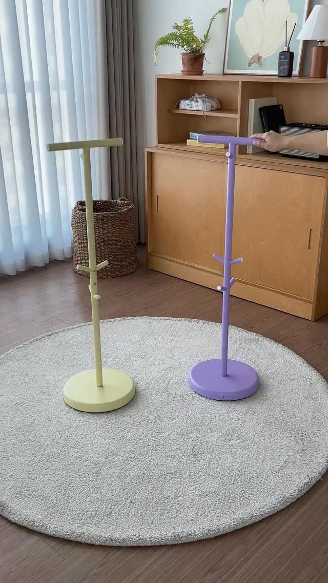 roco_house_ 게시물 이미지: 현관 들어올 때마다 발에 치이는 아이 책가방
그냥 원래 그 자리인가보다~ 하고...