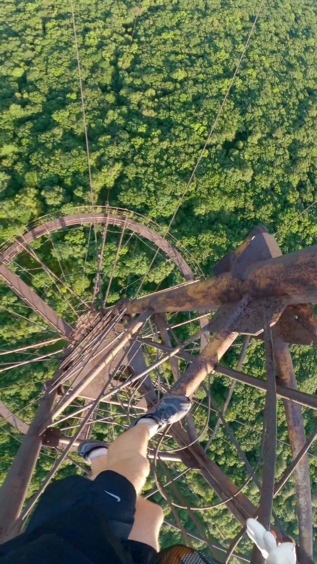 rodionlorax 게시물 이미지: Лезем на 300-метровую вышку встречать закат....