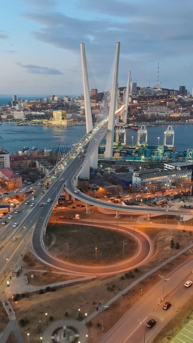 rodionlorax 게시물 이미지: Вечерний Владивосток с крыши. Больше контента...