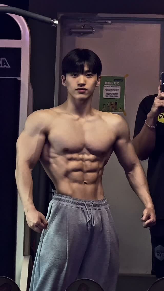 roenyuia 게시물 이미지: 일단 하는거지 뭐