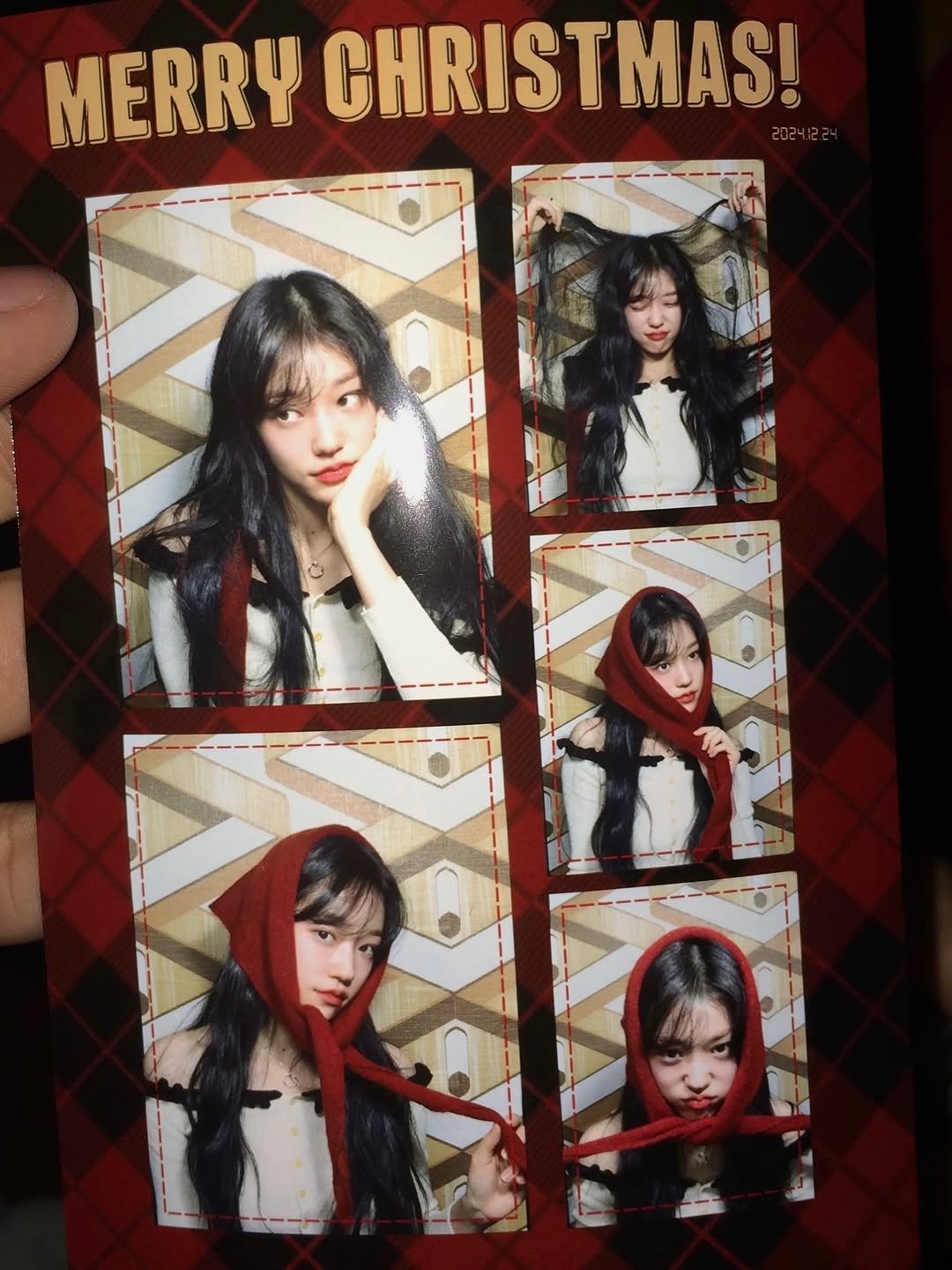 Photo by 노윤서 on December 25, 2025. May be an image of card and text that says 'MERRY CHRIS CHRISTMAS! TMAS!'.