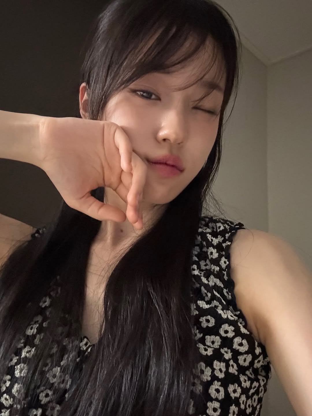 Photo by 노윤서 on August 16, 2025. May be a selfie of 1 person, hair and text.