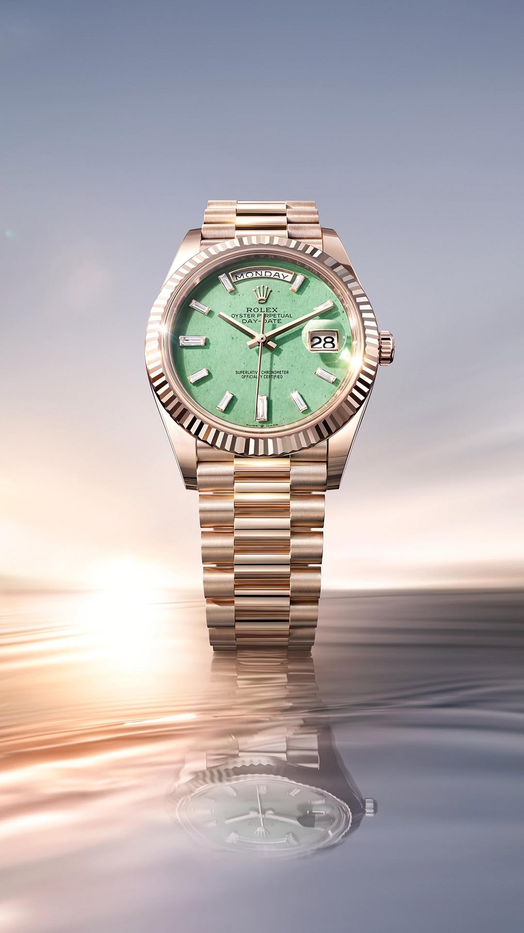 rolex 게시물 이미지: The new glow of prestige. The Oyster Perpetual...