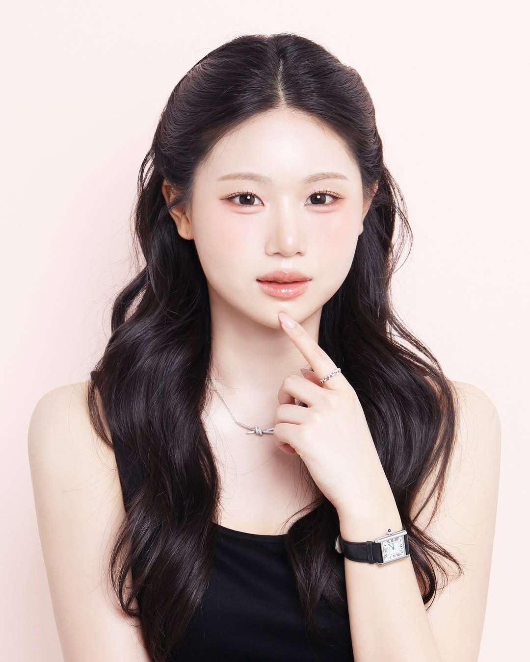 Photo by 롤링제이 메이크업 채원부원장 on April 16, 2026. May be an image of one or more people, braids, makeup and text.