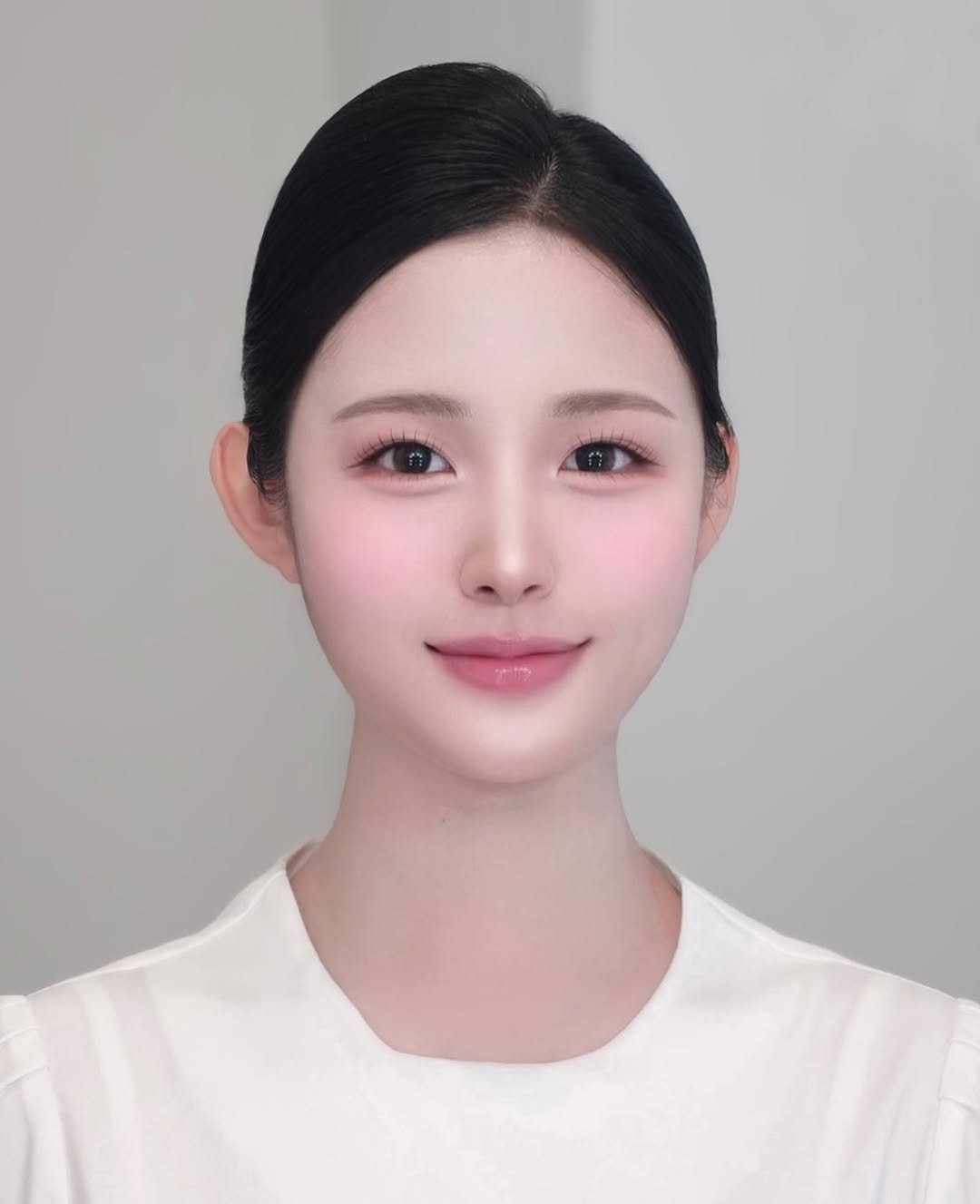 Photo shared by 롤링제이 메이크업 채원실장 on June 05, 2024 tagging @banilaco_official, @apieu_cosmetics, @bbia.official, @romandyou, @clio_official, @2an_official, @hince_official, and @moumou_official_.