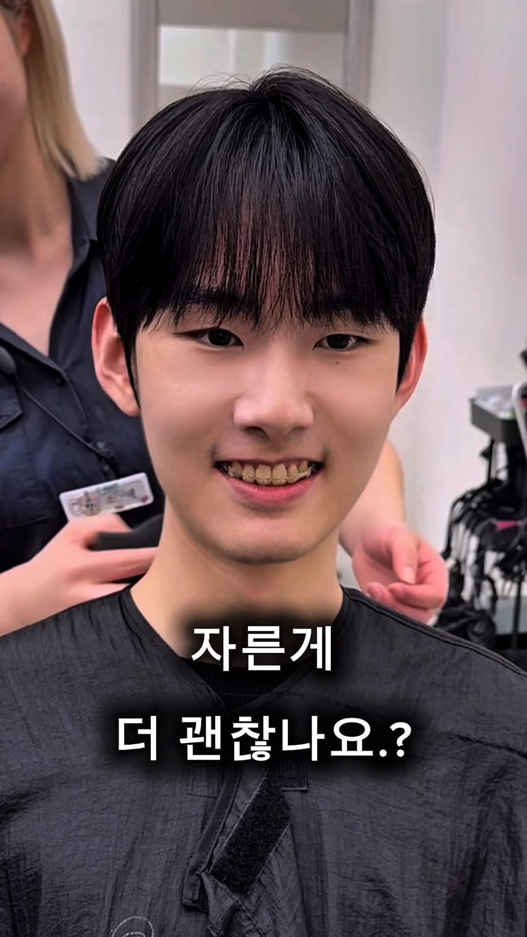 rollingjay_ryul 게시물 이미지: 2년 기른머리 자르기 직전이에요
#남자시스루컷 #세미슬릭컷