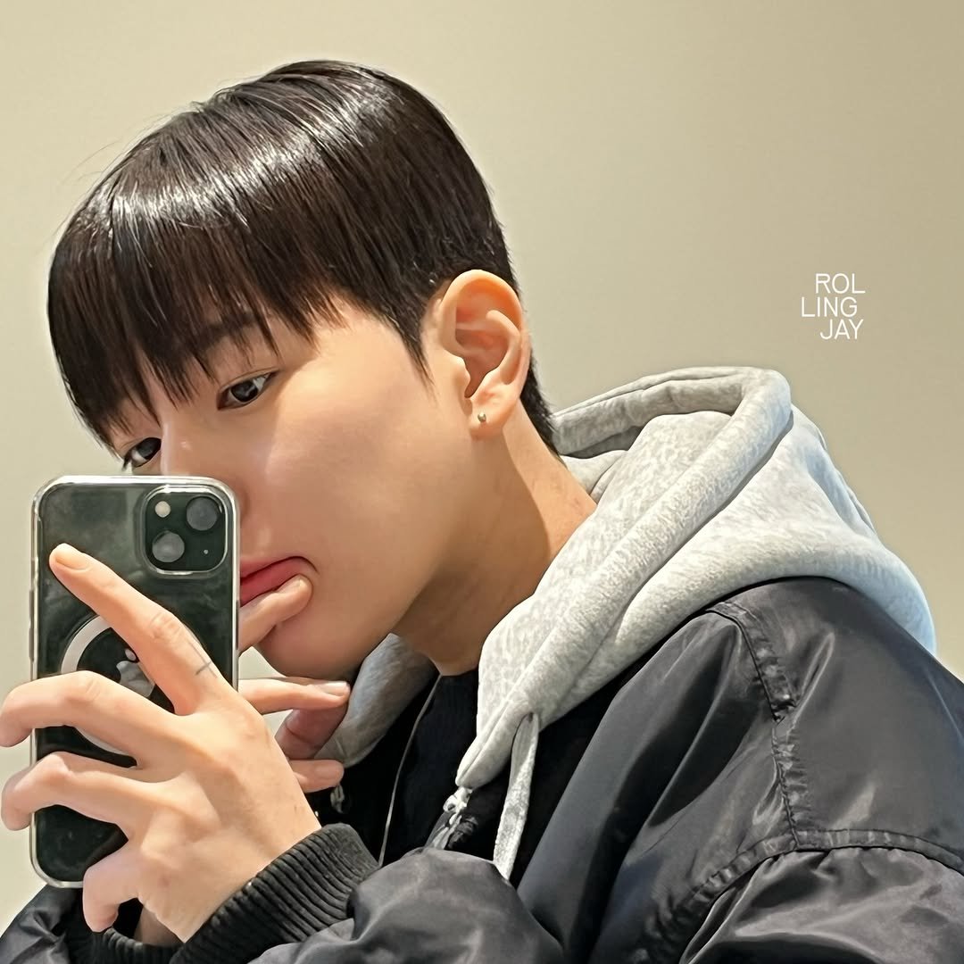 Photo by 롤링제이 승렬  •남자머리 슬릭컷 남자볼륨매직 쉐도우펌 볼륨펌• in Rolling Jay.