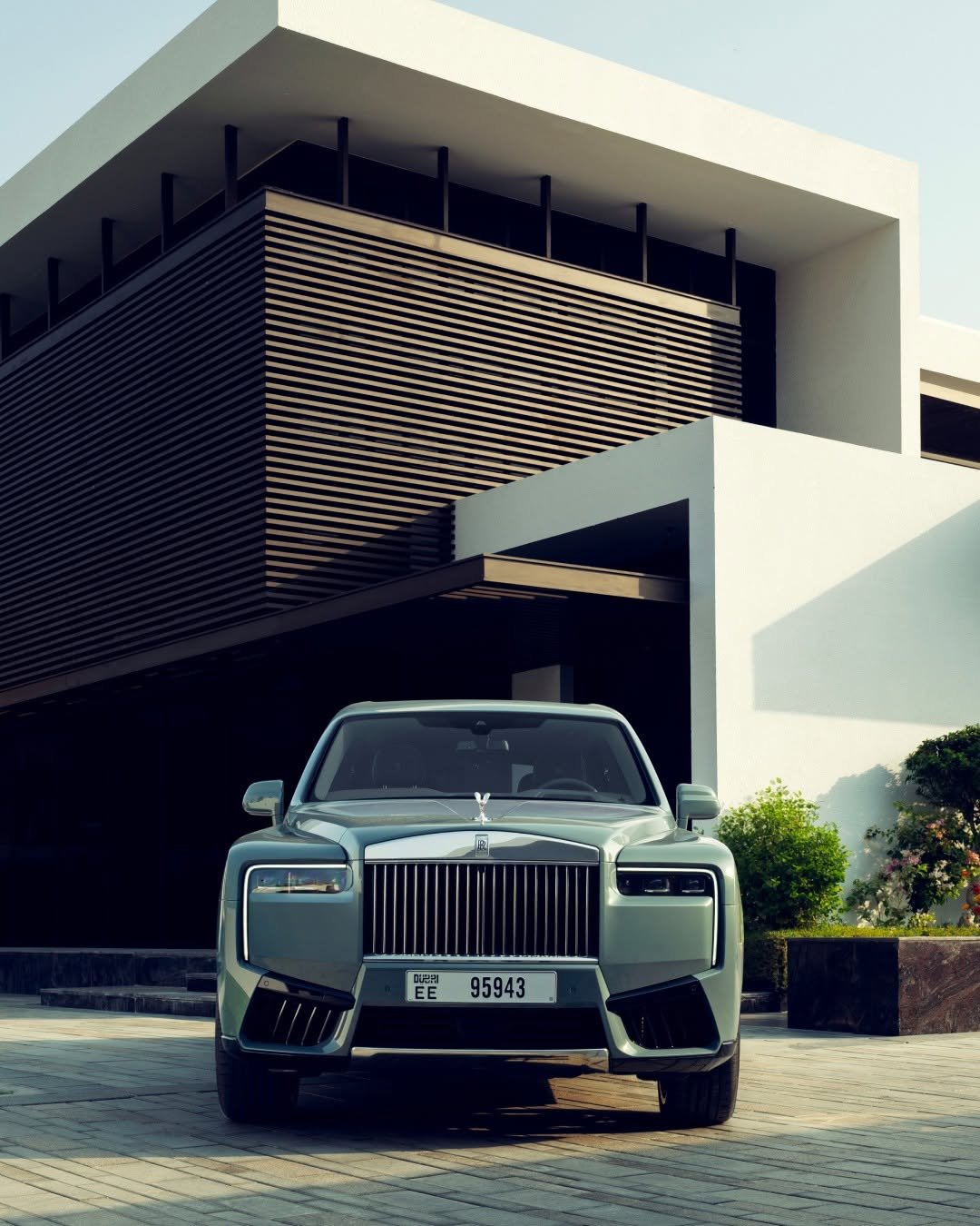 rollsroycecars 게시물 이미지: Sophisticated force. Graceful power.

Cullinan...