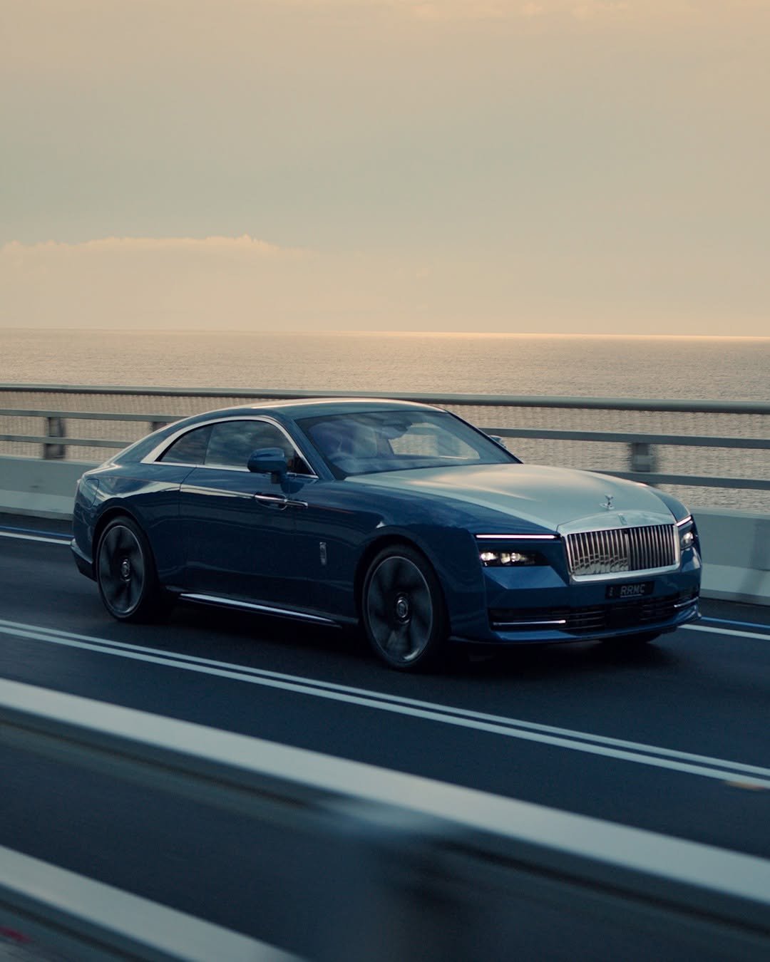 rollsroycecarsapac 게시물 이미지: Every detail. Every surface. Every moment in...