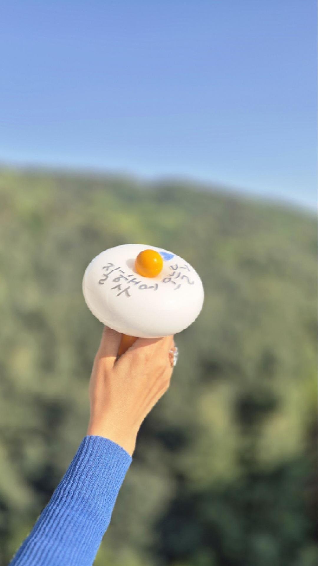 ronduue.official 게시물 이미지: 오늘 하루,
몇 번이나 내 편이 되어줬나요.

"잘했어, 오늘도."

롱들레가 나를...