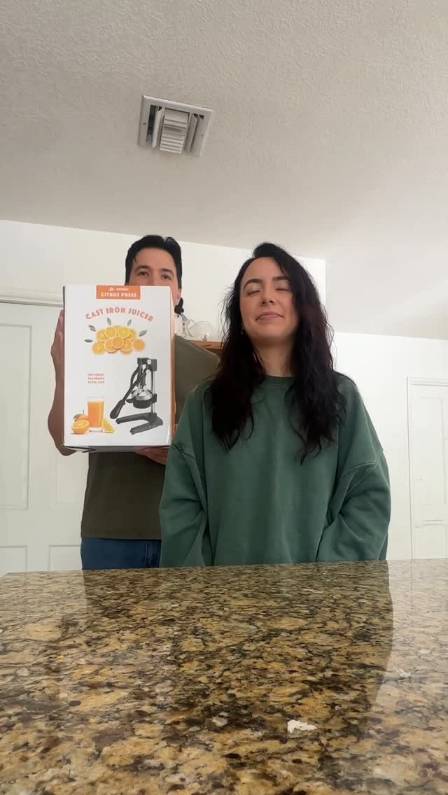 ronronfam 게시물 이미지: This surprise did not go like I thought it would 😂