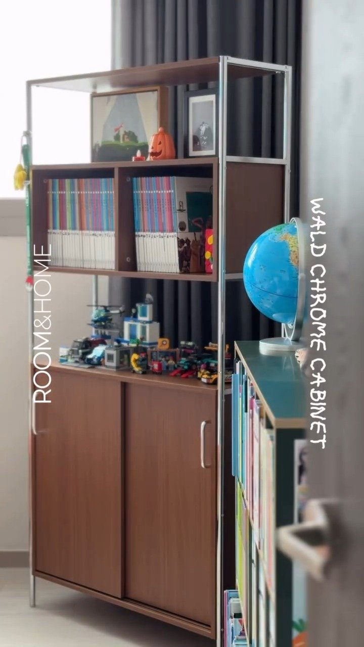 roomnhome 게시물 이미지: 디자인과 수납력, 모두 만족하는 수납장을 찾고 계셨나요?

발트 크롬 캐비넷은...