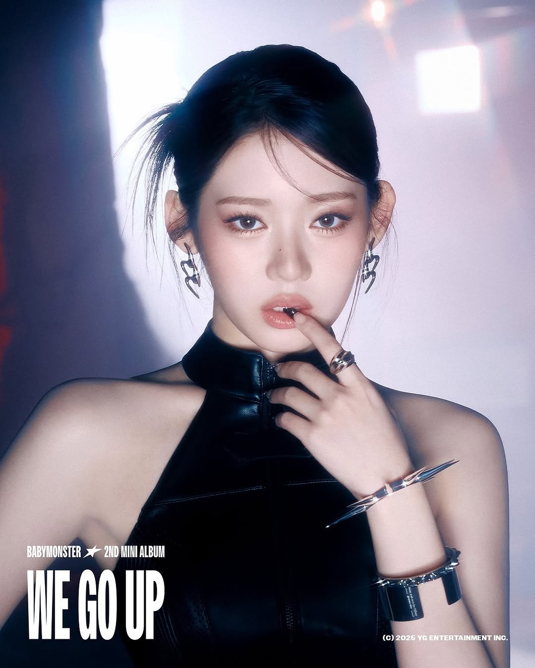 Photo by RORA BABYMONSTER (이다인) FANPAGE on September 24, 2025. May be an image of one or more people, hair, poster, magazine and text that says 'FE BABYMONSTER 2ND MINI ALBUM WE GO UP （C)2026 Y G GE ENTERTAINMENT (0)2026YGENTERTAMMENTINO. INC.'.