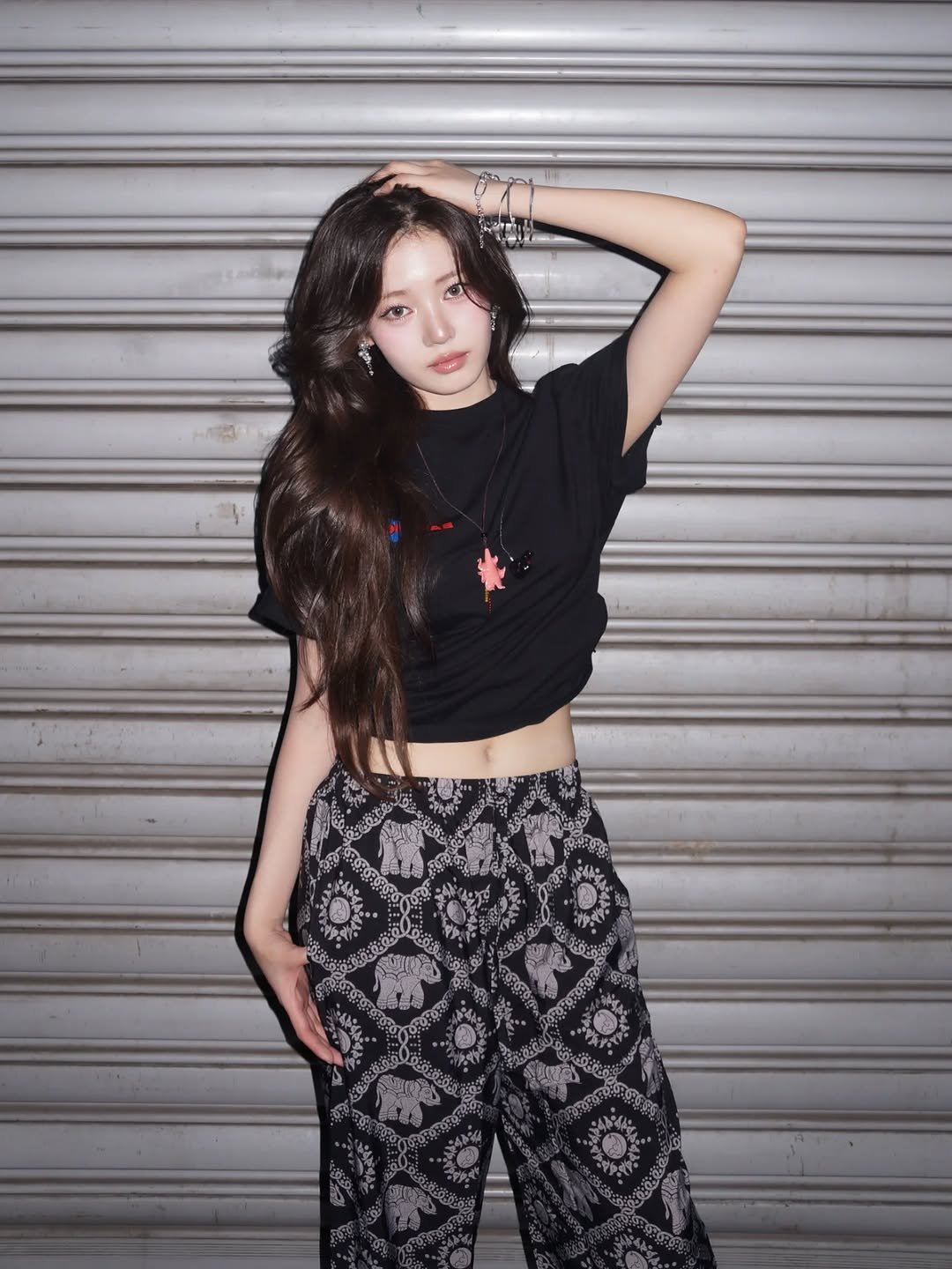 Photo by Lee Dain (이다인) on January 15, 2026. May be an image of one or more people, hair, sleepwear, sweatpants, top and text.