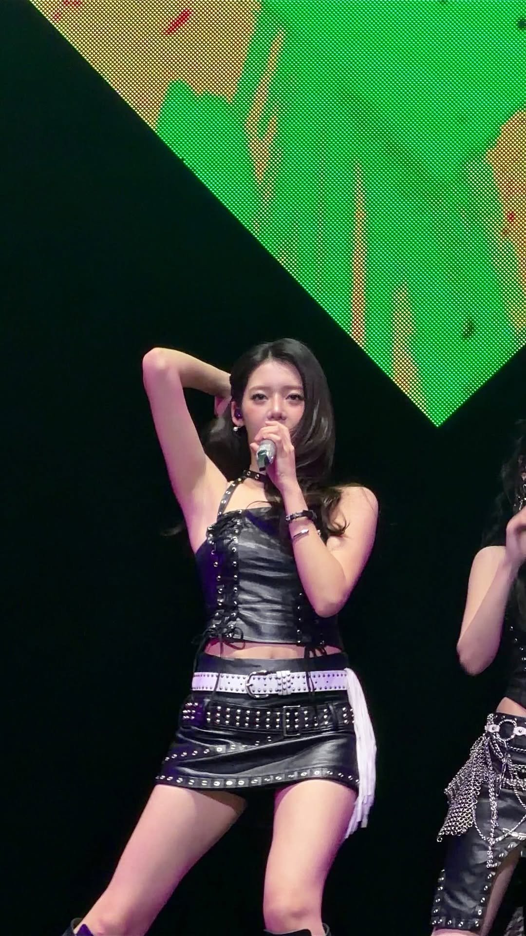 roras.babymonsters 게시물 이미지: :

BABYMONSTER “LOVE MONSTERS” ASIA FAN...