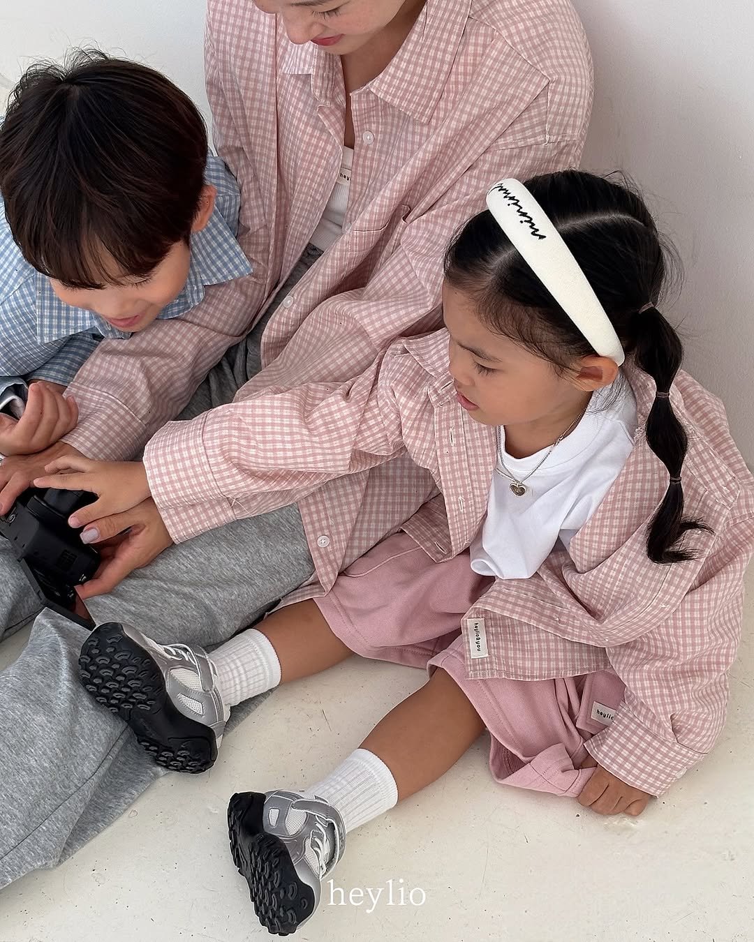 Photo by 로로커넥트 대표 | 문지우 on September 18, 2025. May be an image of 1 person, baby, sleepwear, sock and text.
