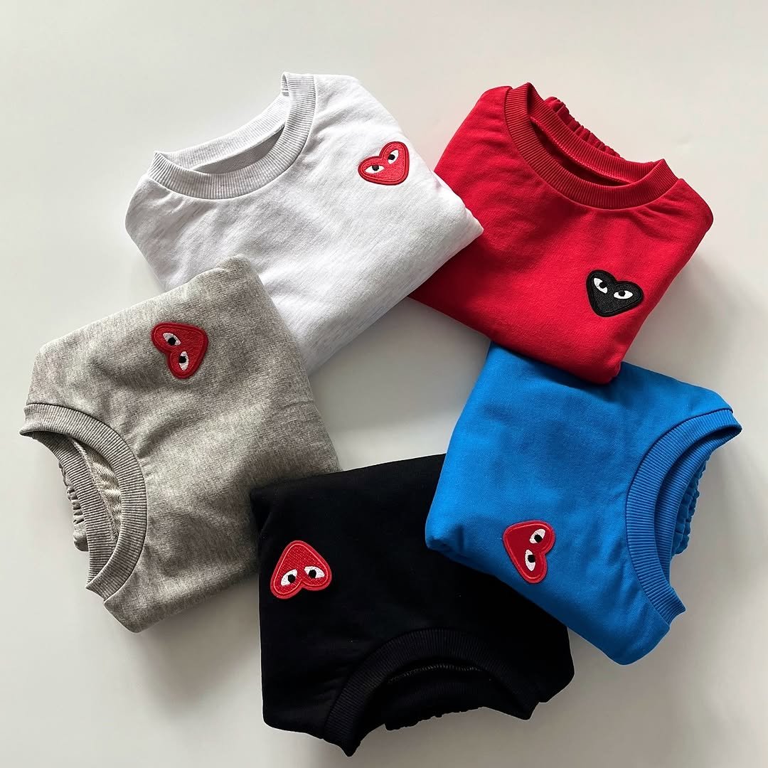 Photo by 로로커넥트 대표 | 문지우 on November 03, 2025. May be an image of fleece, sweatshirt and text.