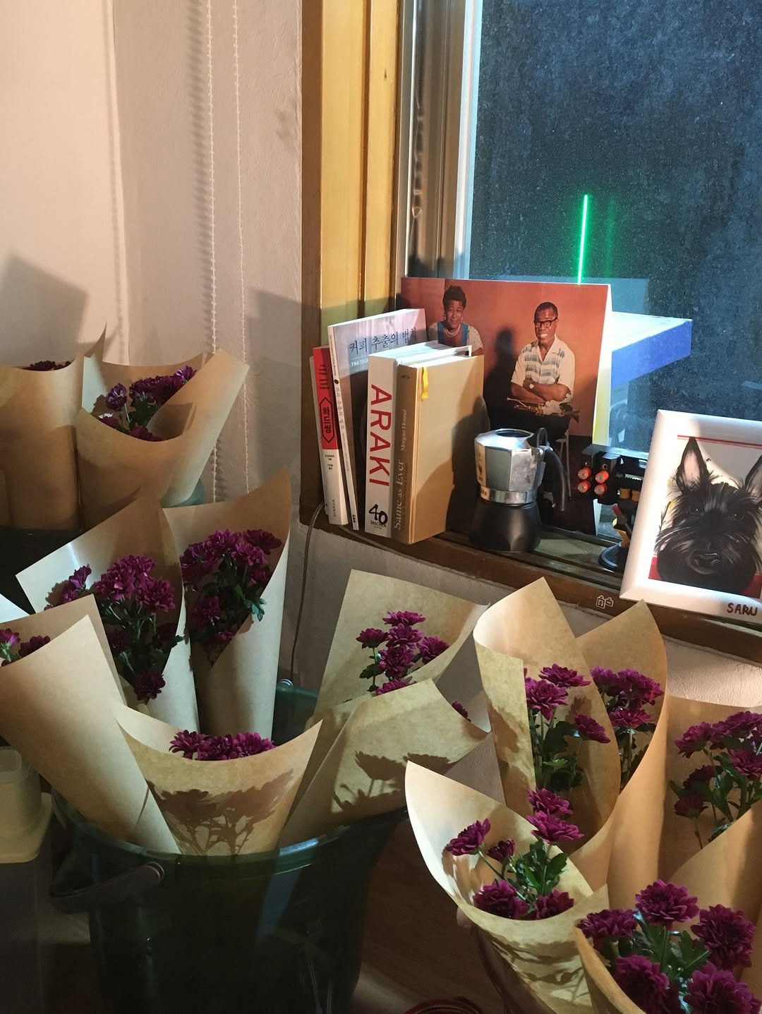 Photo by 노지선 Roh JiSun on March 09, 2026. May be an image of bouquet, flower arrangement, baby's-breath, prairie gentian, carnation and text.