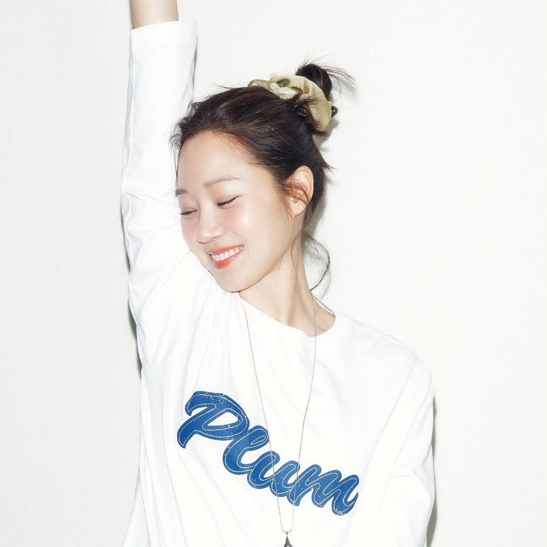 Photo by Hjk on February 27, 2026. May be an image of one or more people, hair, top, sweatshirt, sportswear and text that says 'Peum'.