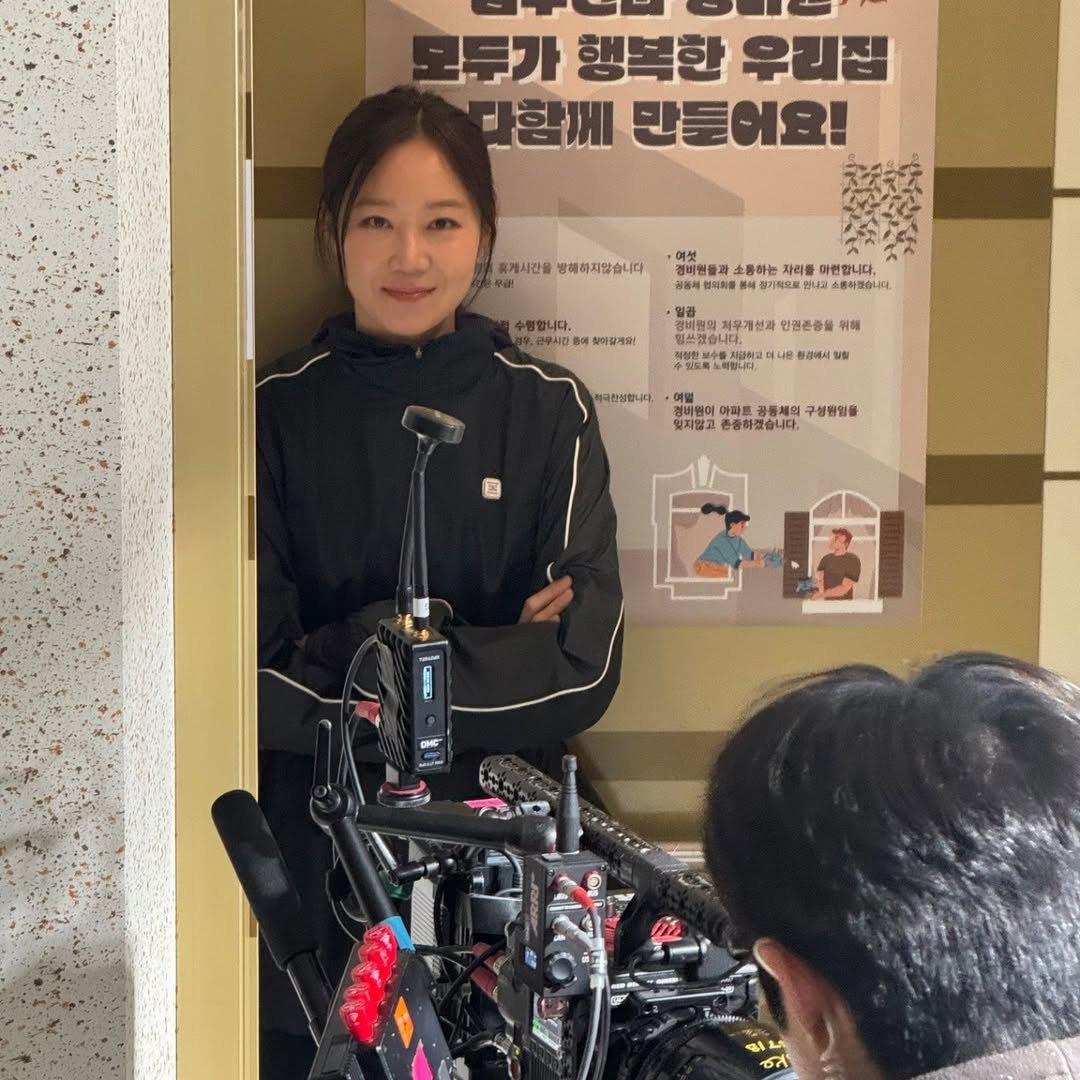Photo by Hjk on February 27, 2026. May be an image of ‎scooter, segway, helmet and ‎text that says '‎모두가 행복한 우리집 사함께 만들어요! 휴계시간을 방해하지않습니다 예섯 경비인들과 소름하는 자리출 수협합니다. 균주시간 아연합니다. 소름하겠습나다. 製色 찾아갑게요! 지무개사과 인권존증을 韩理 Ace 白漏工目0 원경에서 데림 기화트공동제학구성유협 품룡체의 구성유협를 일지말고 존종하겠습니다. naлmHR وي‎'‎‎.