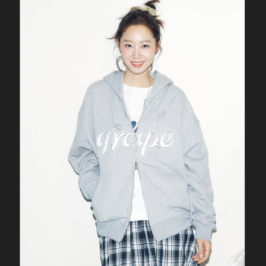 Photo by Hjk on February 14, 2026. May be an image of duffle coat, sweatpants, flight jacket, fleece, top, parka, sweatshirt and text that says 'grope pe'.