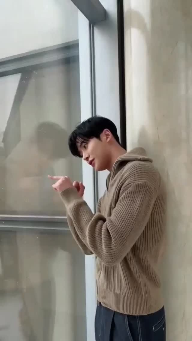 rowoon_cine 게시물 이미지: 👈🏻영상도 있어요

#로운 #ROWOON #로밍 #ROming @ewsbdi