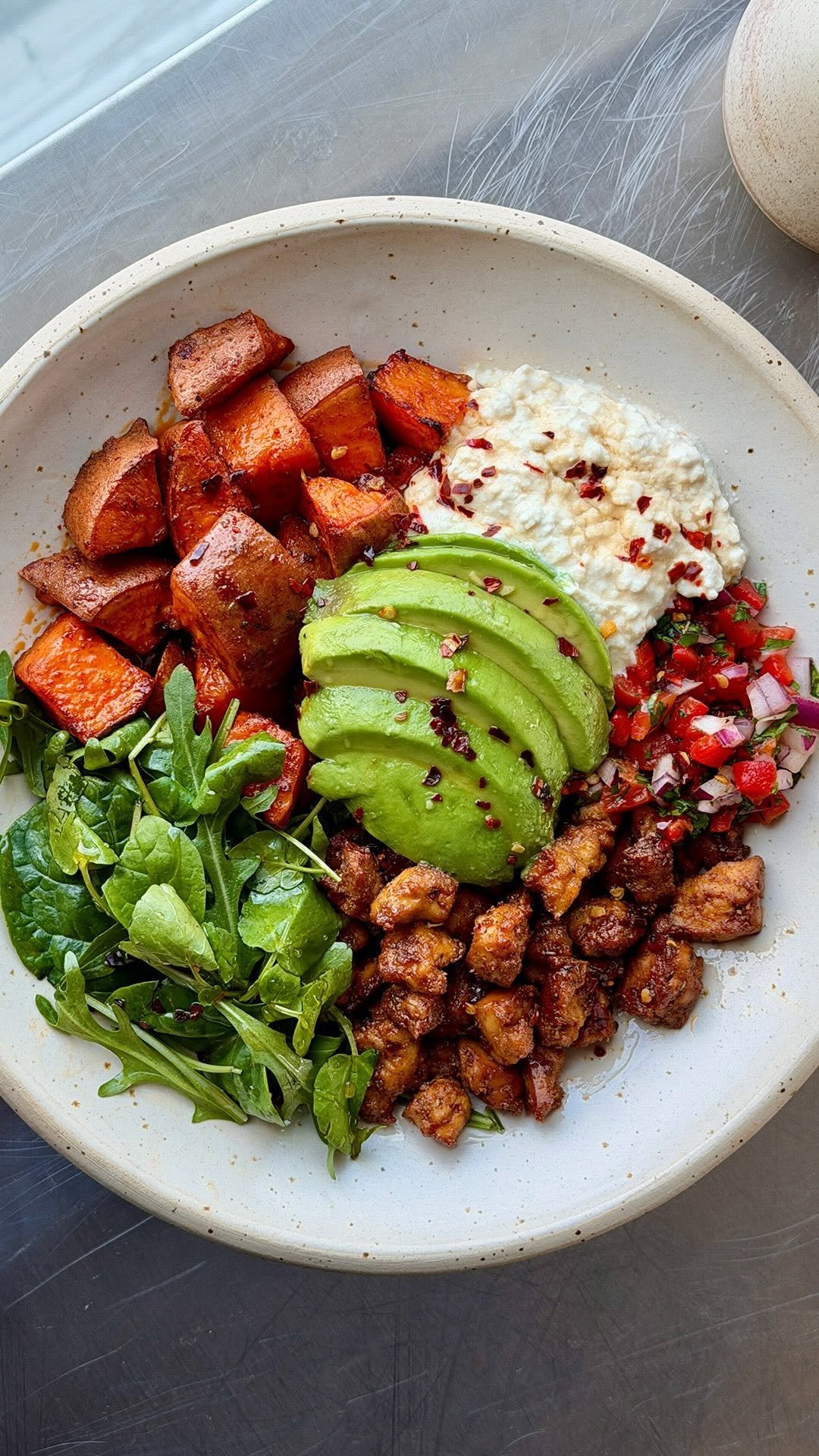 roxyandben 게시물 이미지: HOT MAPLE TOFU BOWL 💪 get the full recipe with...