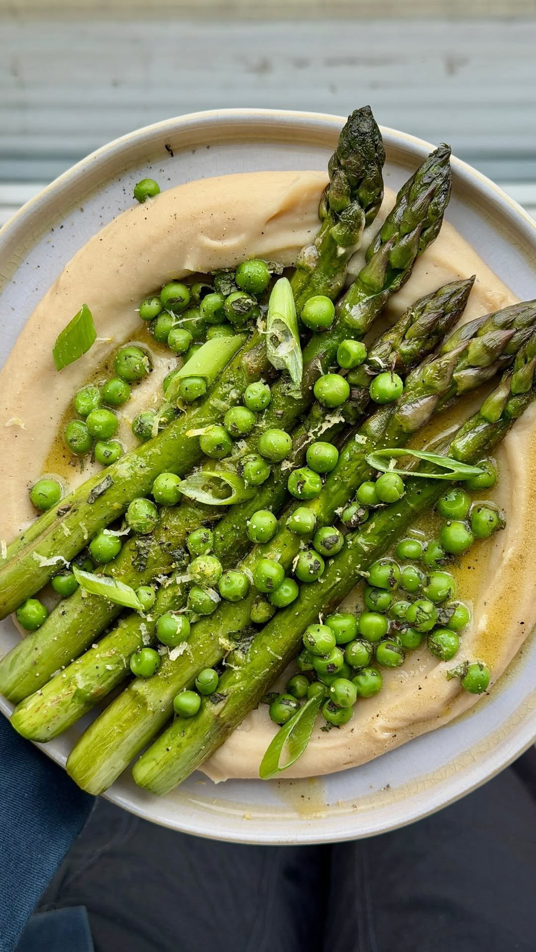 roxyandben 게시물 이미지: ASPARAGUS, MINTY PEAS + BUTTER BEAN PUREE 🌿...